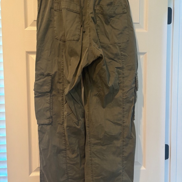 Abercrombie and Fitch cargo drawstring pants - Picture 2 of 4